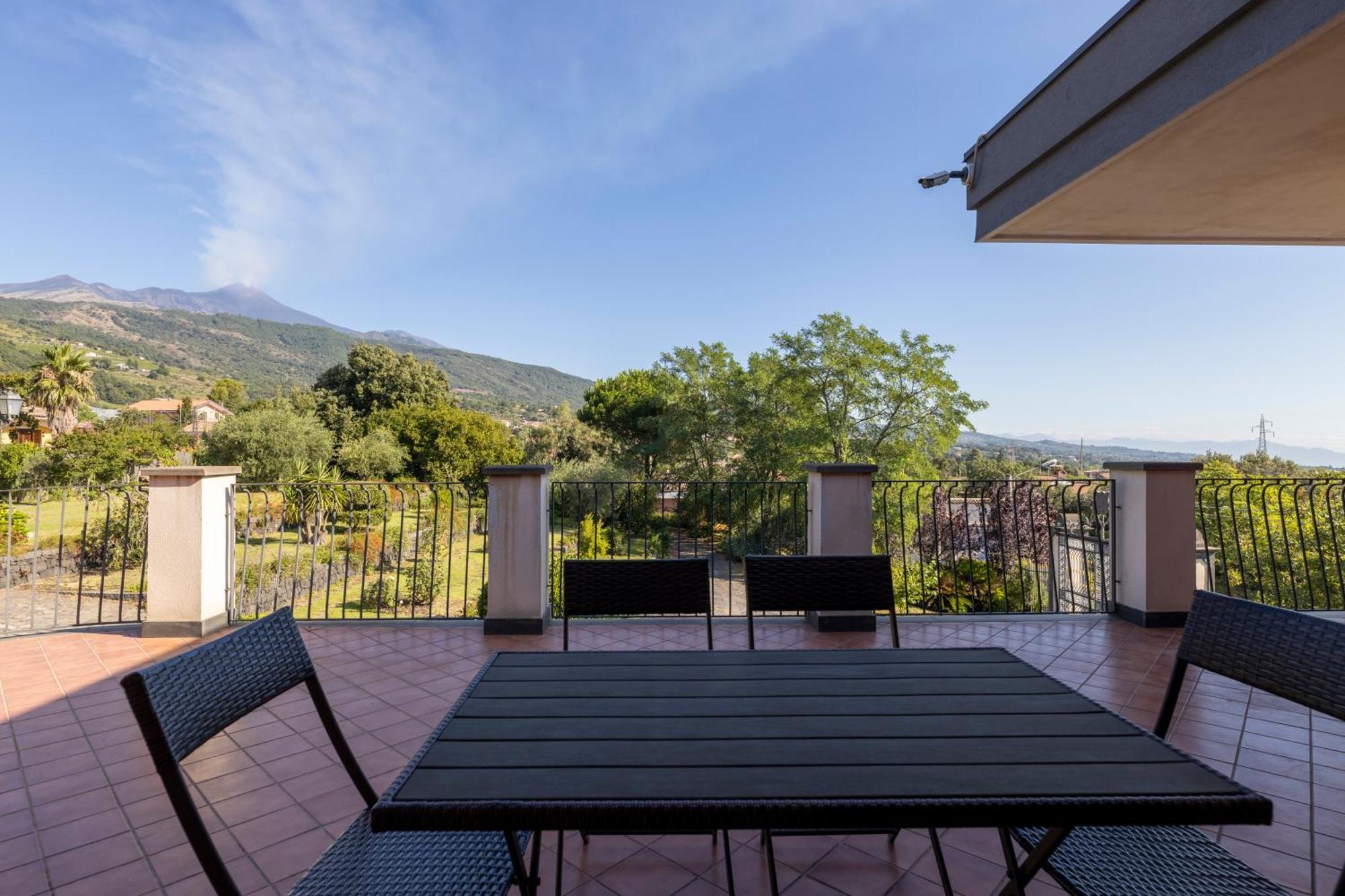 Villa Vulcano, Tra L'Etna E Il Mare Zafferana Etnea Exterior foto